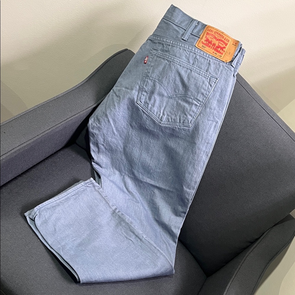 Levi's Classic Light Blue Straight Jeans